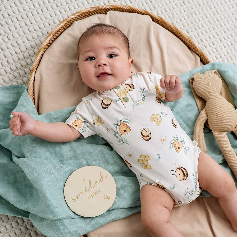 Bumblebees Short Sleeve Organic Bodysuit: Newborn (0000)