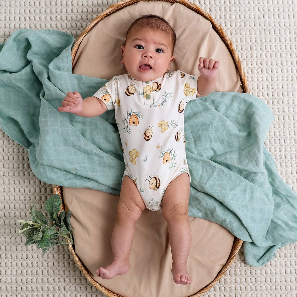 Bumblebees Short Sleeve Organic Bodysuit: Newborn (0000)