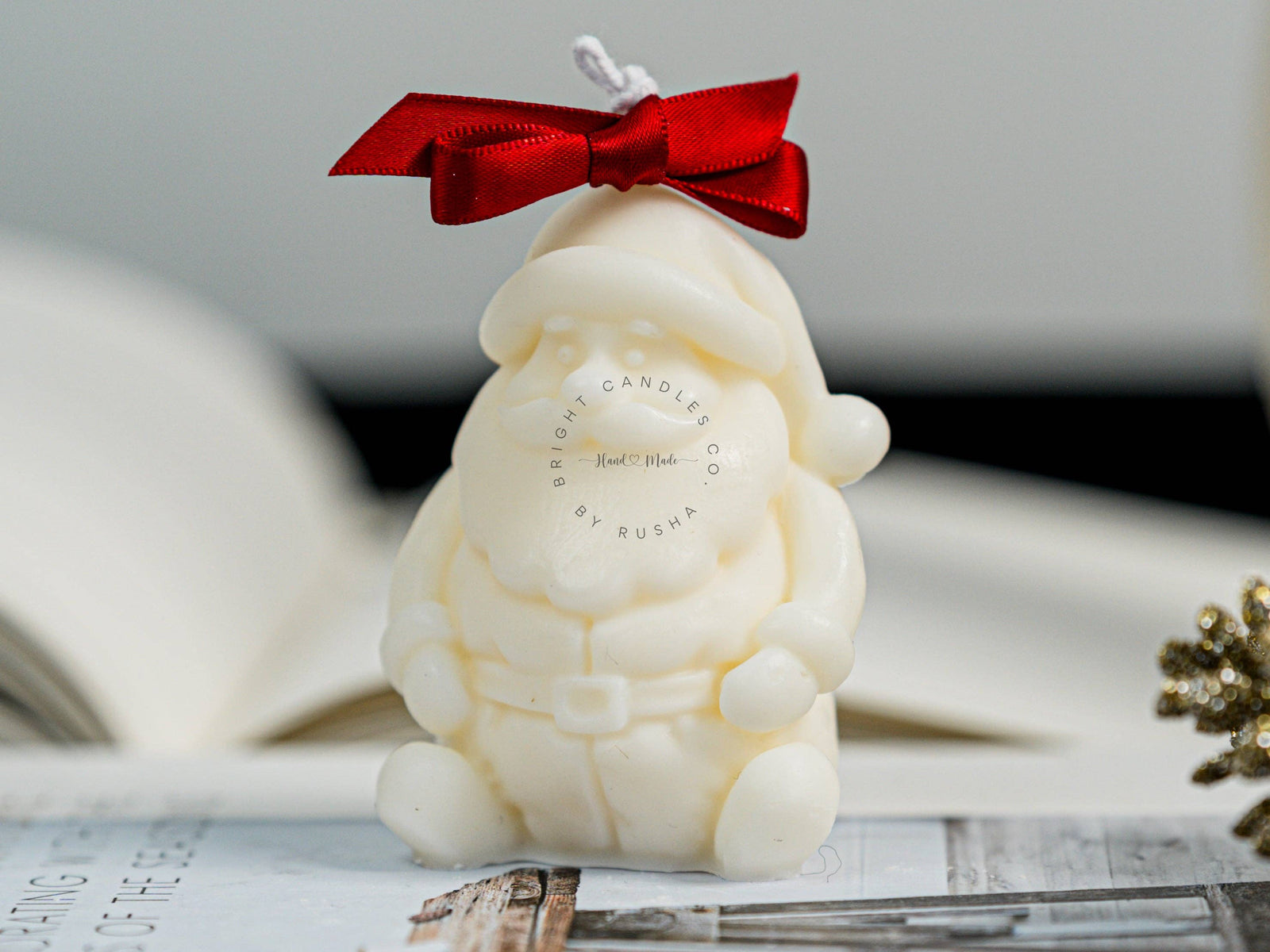 Santa Sitting  | Christmas Candle: White / Unscented