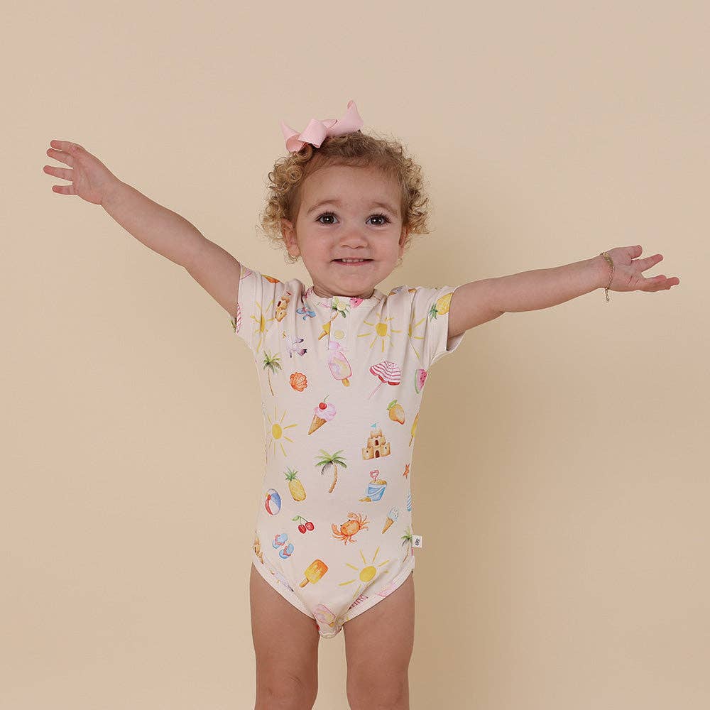 Beach Fun Short Sleeve Organic Bodysuit: Newborn (0000)