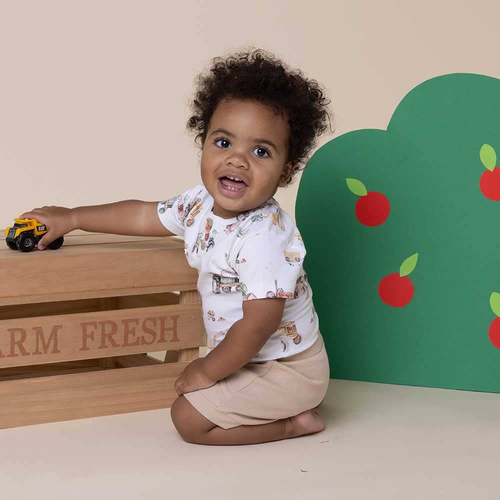 Diggers & Tractors Short Sleeve Organic Bodysuit: Newborn (0000)